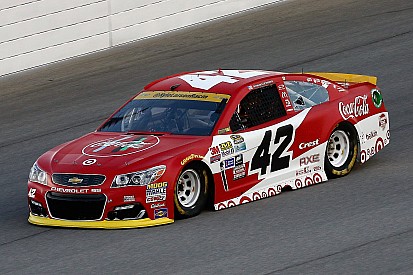 Larson tops final practice at Chicagoland