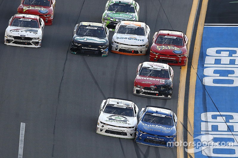 GALERÍA: Los diez finales más apretados de NASCAR en 2018