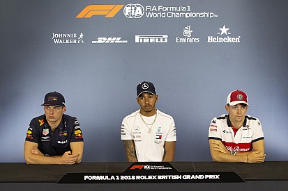 Hamilton: "Devo essere super concentrato per stare davanti a Verstappen e Leclerc"