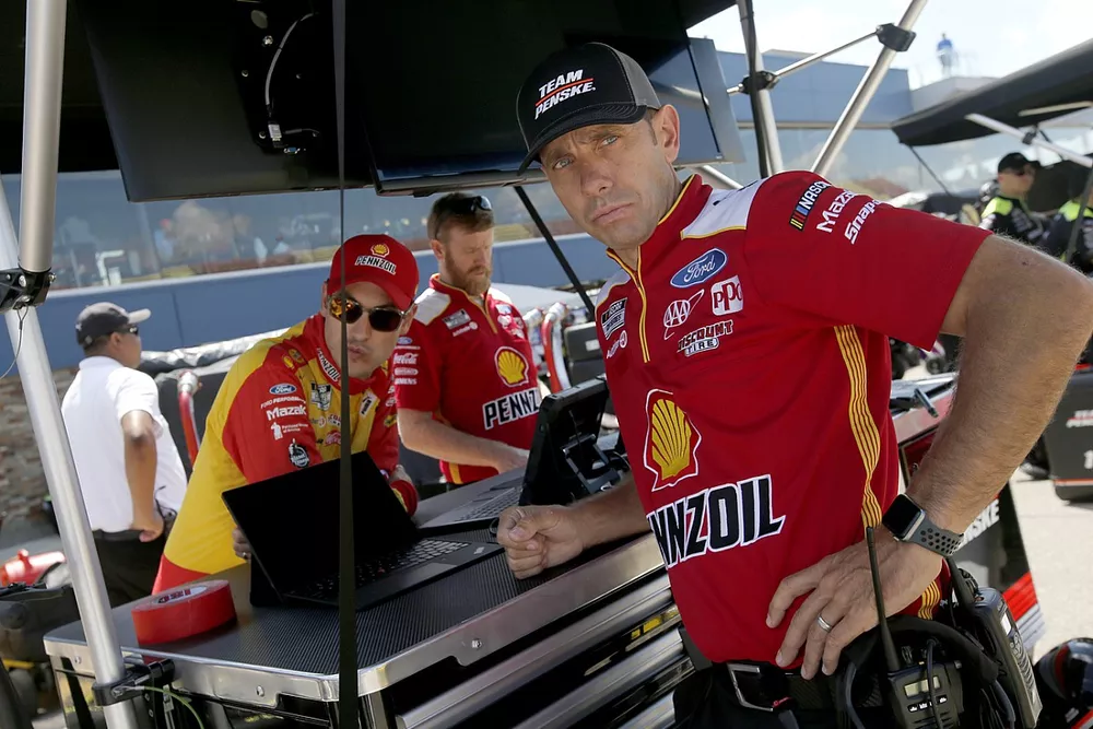 Joey Logano, Team Penske, Shell Pennzoil Ford Mustang, Paul Wolfe, Team Penske, Ford Mustang