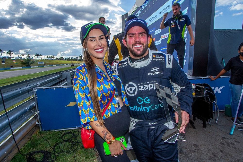 Ernani e a esposa Camila