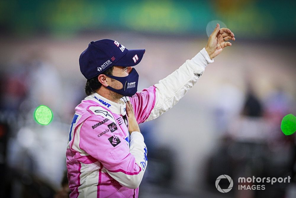 Sergio P&eacute;rez, Racing Point, 1&ordf; posici&oacute;n, celebra en Parc Ferme