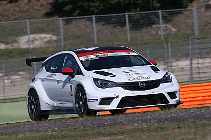 Argenti e Nataloni pronti a scendere in campo con le rispettive Opel nel TCR Italy 2019