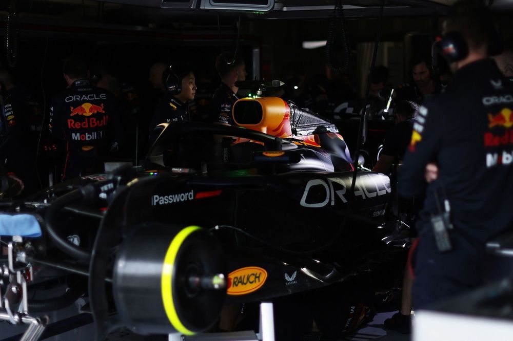 Power outage in the Red Bull Racing garage
