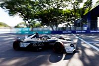 Evans wint knotsgekke E-Prix in Sao Paulo, De Vries pakt punten