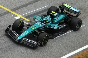 F1 アストンマーティン 実車 ボディ パーツ 本物 アロンソ HONDAホンダ fernando-alonso-aston-martin-r.jpg