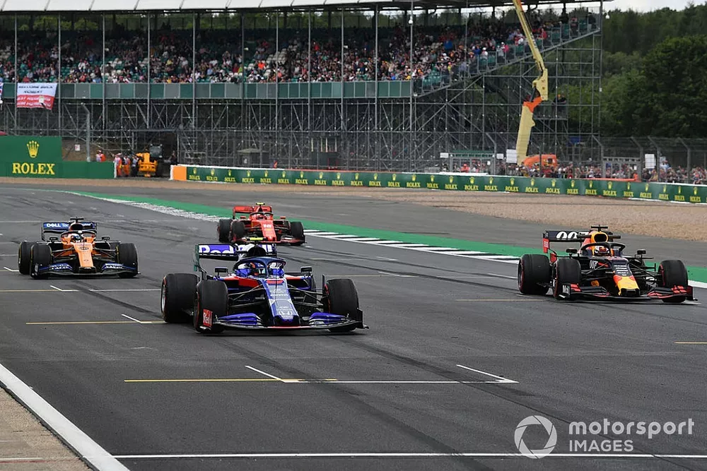 Alexander Albon, Toro Rosso STR14, Max Verstappen, Red Bull Racing RB15, Carlos Sainz Jr., McLaren MCL34, et Charles Leclerc, Ferrari SF90, font des essais de départ
