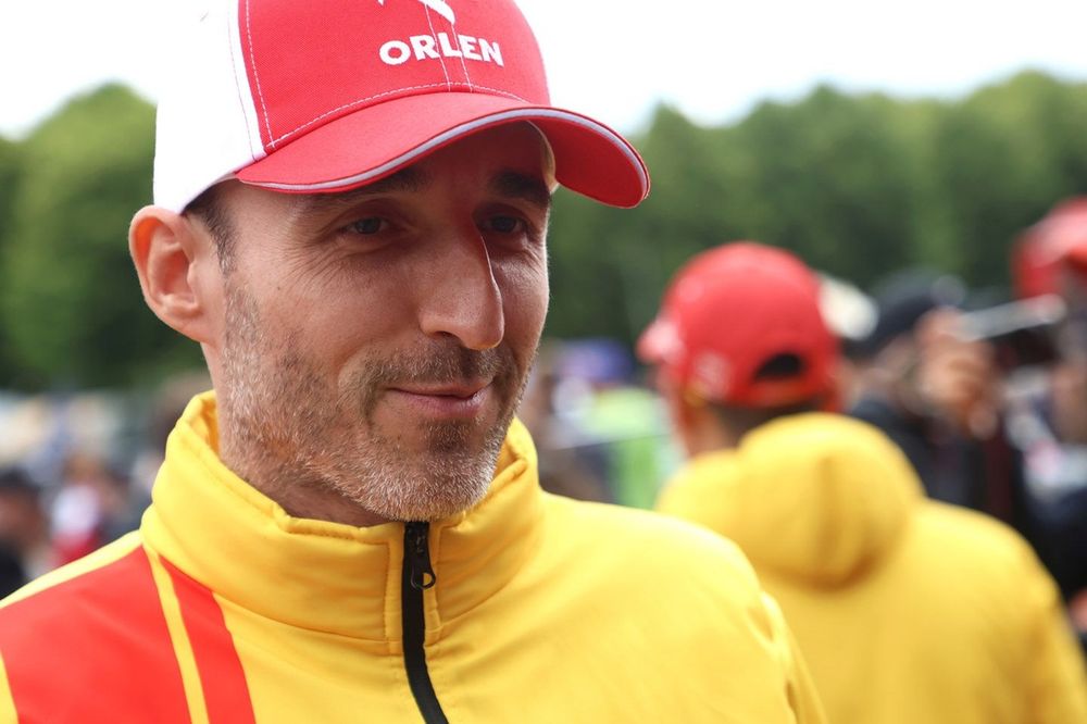 #83 AF Corse Ferrari 499P: Robert Kubica