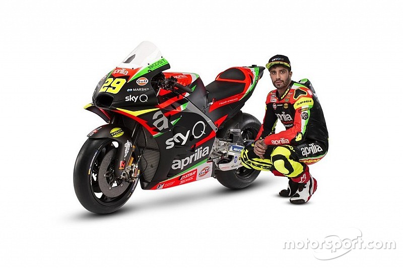 Aprilia 2019 MotoGP renk düzenini tanıttı