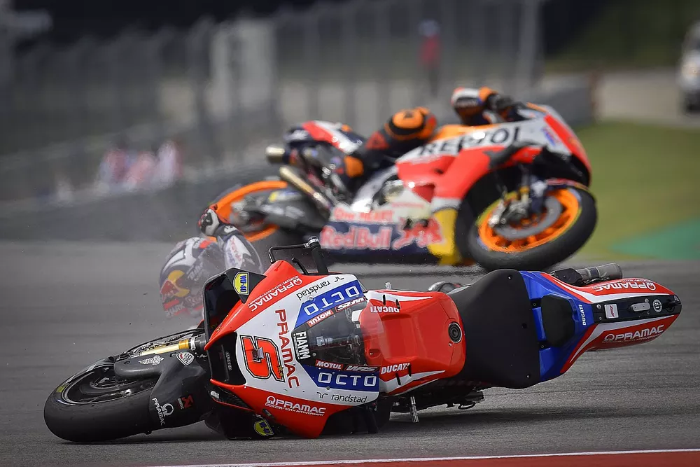 Secuencia de la ca&iacute;da de Johann Zarco, Pramac Racing 