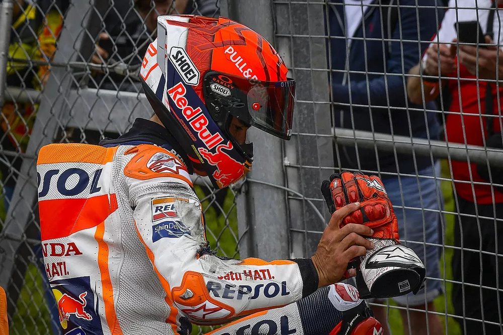 Marc M&aacute;rquez, Repsol Honda Team, se cae en el GP de Gran Breta&ntilde;a