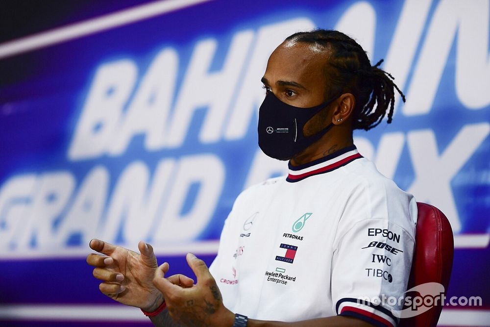 Lewis Hamilton, Mercedes-AMG F1 en la conferencia de prensa