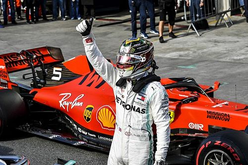 Mercedes no se opone a que Hamilton hable con Ferrari