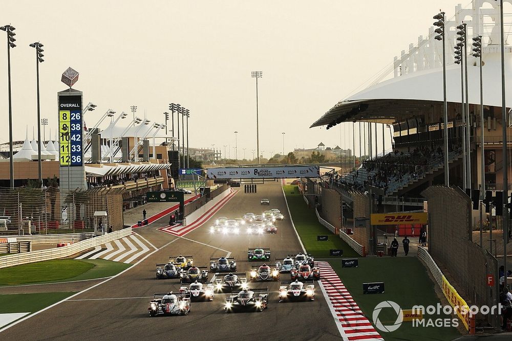Start of the race, #1 Rebellion Racing Rebellion R-13 - Gibson: Bruno Senna, Gustavo Menezes, Norman Nato leads #5 Team LNT Ginetta G60-LT-P1: Jordan King, Ben Hanley, Charlie Robertson 