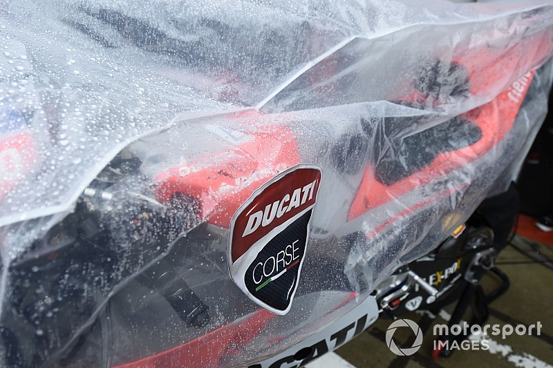 Le Qualifiche della MotoGP a Sepang sono state ritardate a causa della pioggia torrenziale