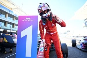 Weug boekt fraaie zege in F1 Academy: van P6 naar P1 in Abu Dhabi