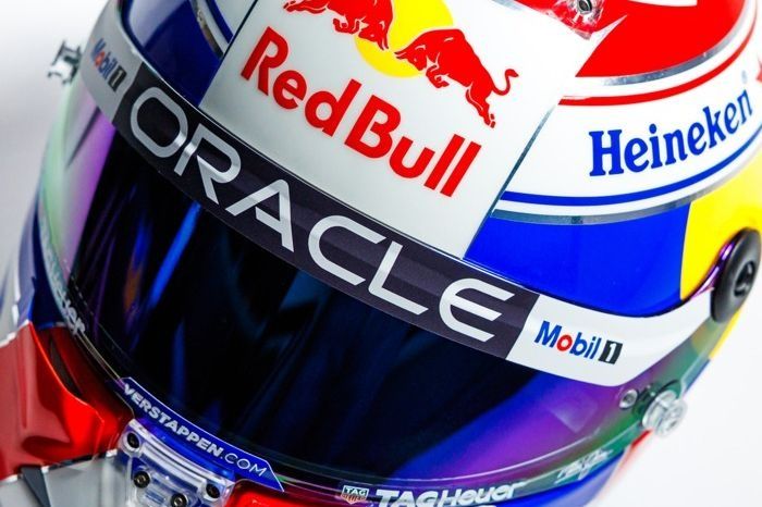 Verstappen presenta su casco para la temporada 2025 de F1
