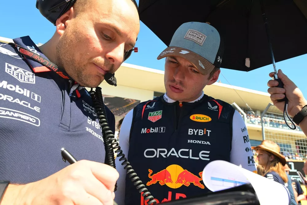 Max Verstappen, Red Bull Racing with Race engineer Gianpiero Lambiase