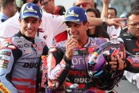 Martín y Márquez pelean por el título de pilotos independientes de MotoGP
