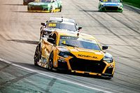 NASCAR Brasil: Julio Campos supera Beto Monteiro na linha de chegada após disputa insana