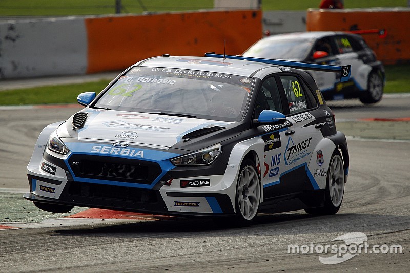 Dušan Borković rinnova con Target per il TCR Europe grazie al supporto di Autodis