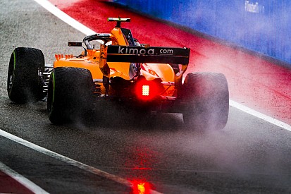 Baba Sainz: McLaren, 2018'de dibe vurdu