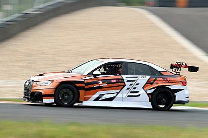 Jiang e Zhang con le Audi del ZZZ Team a Zhejiang