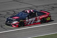 Erik Jones lidera la segunda pr&aacute;ctica en Fontana