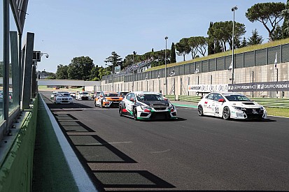 Tre doppiette nel Gruppo Peroni Race Weekend di Vallelunga