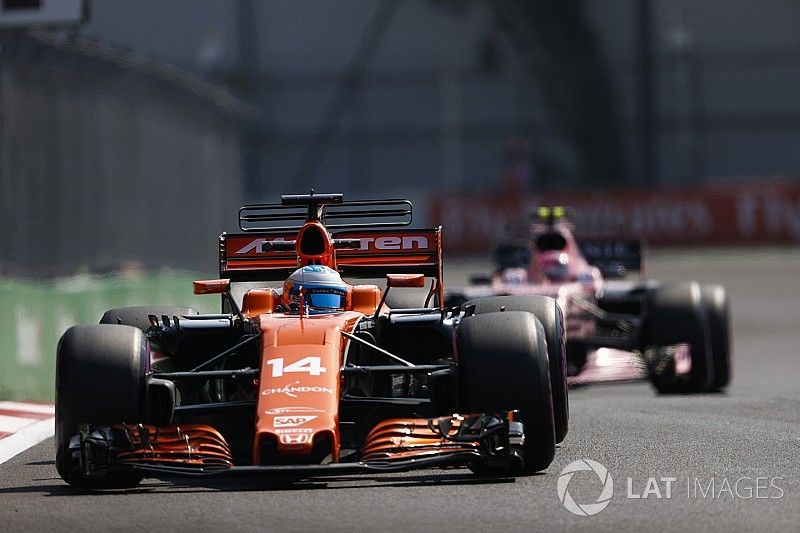 Fernando Alonso, McLaren MCL32, Esteban Ocon, Sahara Force India F1 VJM10
