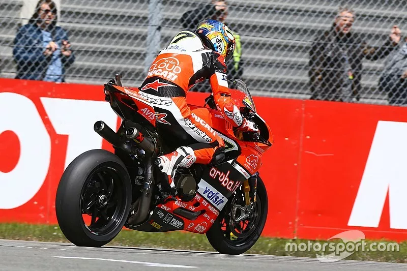 Chaz Davies, Ducati Team avec un problème mécanique