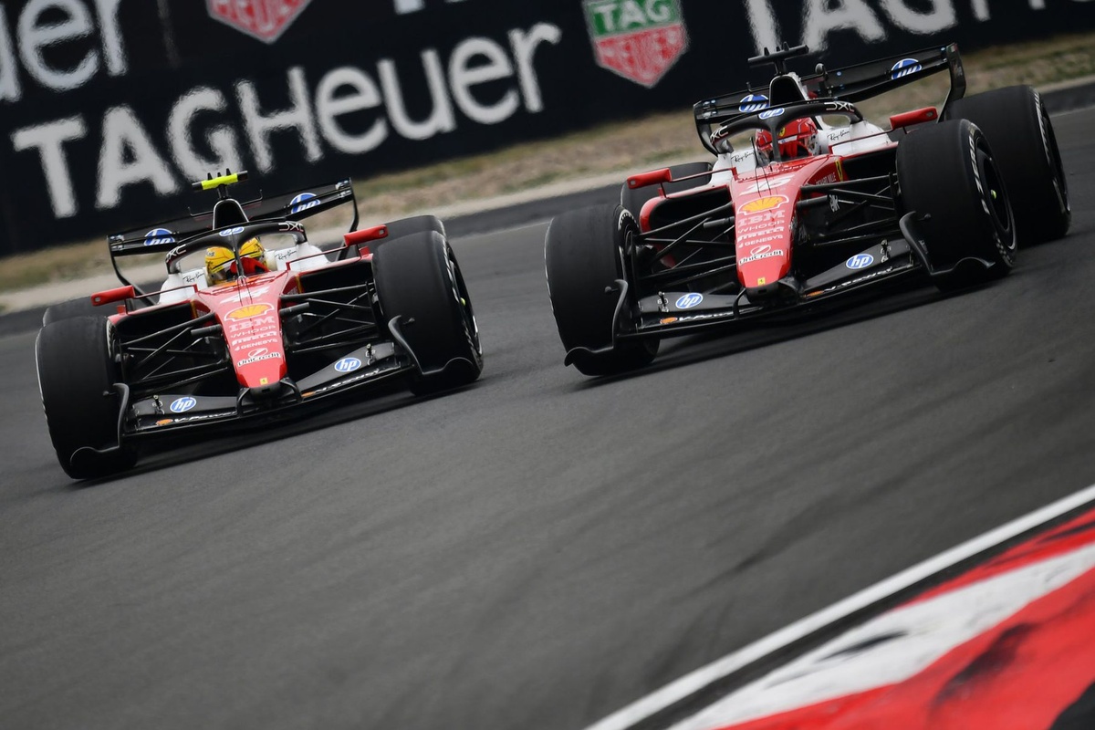 F1: Ferrari explica por que "preferiu" não intervir em "batalha fantástica" entre Hamilton e Leclerc