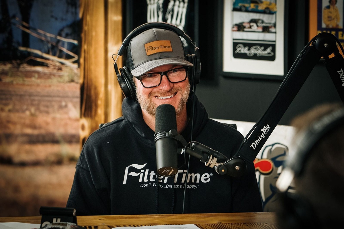 Dale Jr. says settlement turns NASCAR charters into franchises