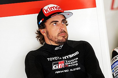 Alonso agradece las muestras de cariño tras dejar la F1