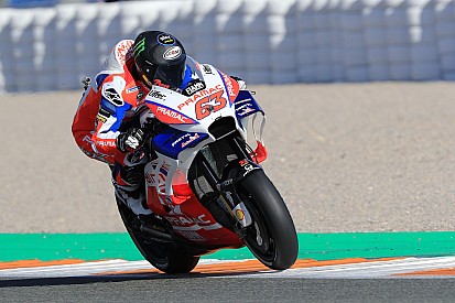 Bagnaia: "Ver pilotar a Lorenzo me ha dejado con la boca abierta"