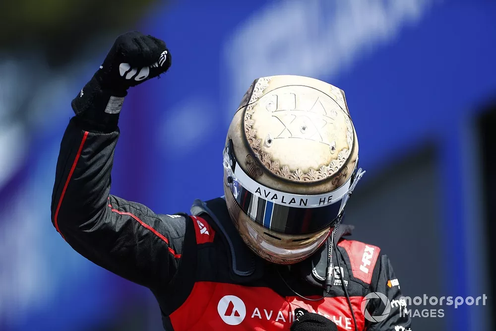 Jake Dennis, Andretti Autosport, 1st position, celebrates in Parc Ferme