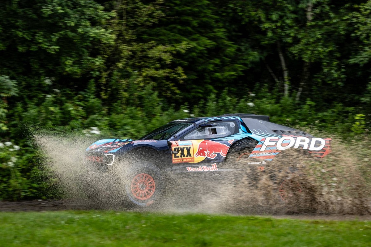Todos los coches con los que Carlos Sainz compitió en el Dakar