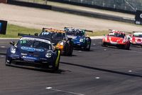 Furo no pneu tira Sanchez e  Abreu da disputa pela vitória na etapa de Termas da Porsche Cup