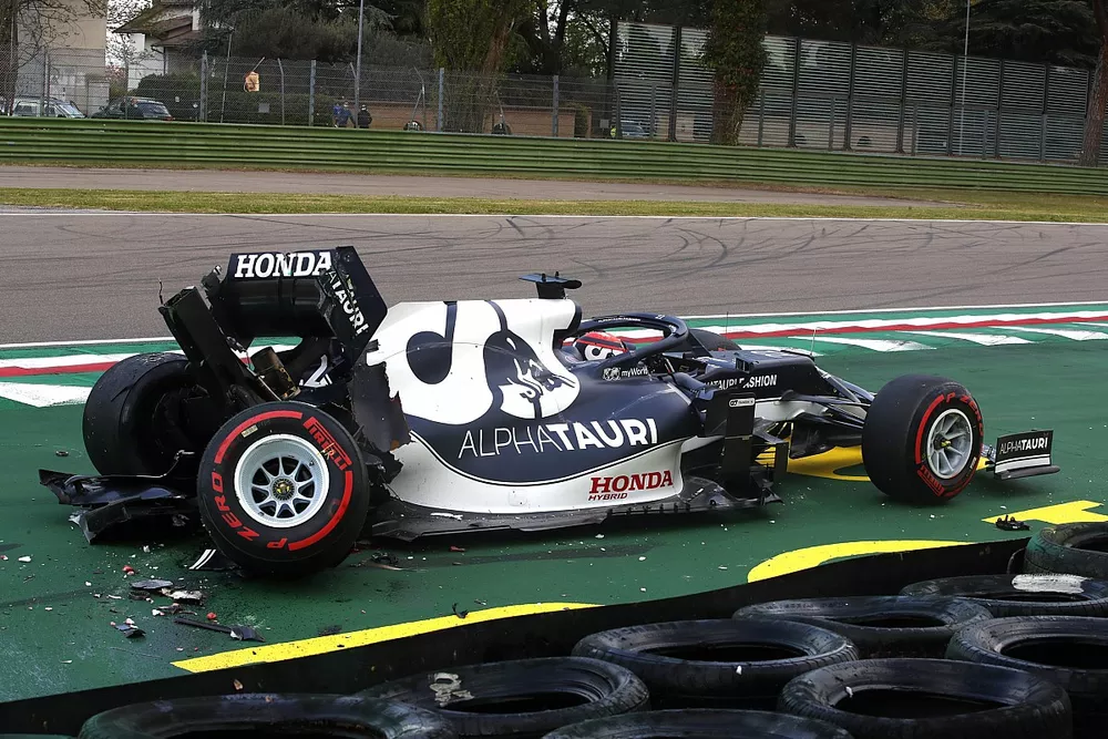 Yuki Tsunoda, AlphaTauri AT02 after his crashes
