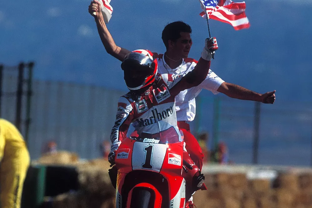 Le Champion du monde Wayne Rainey, Yamaha
