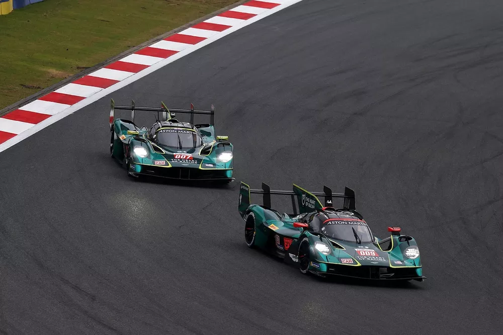 #009 Aston Martin Thor Team Aston Martin Valkyrie: Alex Riberas, Marco Sorensen, #007 Aston Martin Thor Team Aston Martin Valkyrie: Harry Tincknell, Tom Gamble
