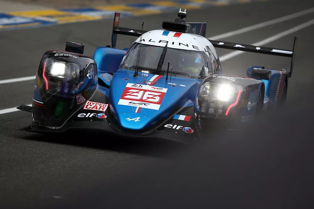 #36 Alpine ELF Team Alpine A480 Gibson Hypercar d'André Negrão, Nicolas Lapierre, Matthieu Vaxiviere 