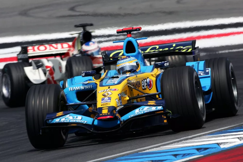 Fernando Alonso (ESP) Renault R26.