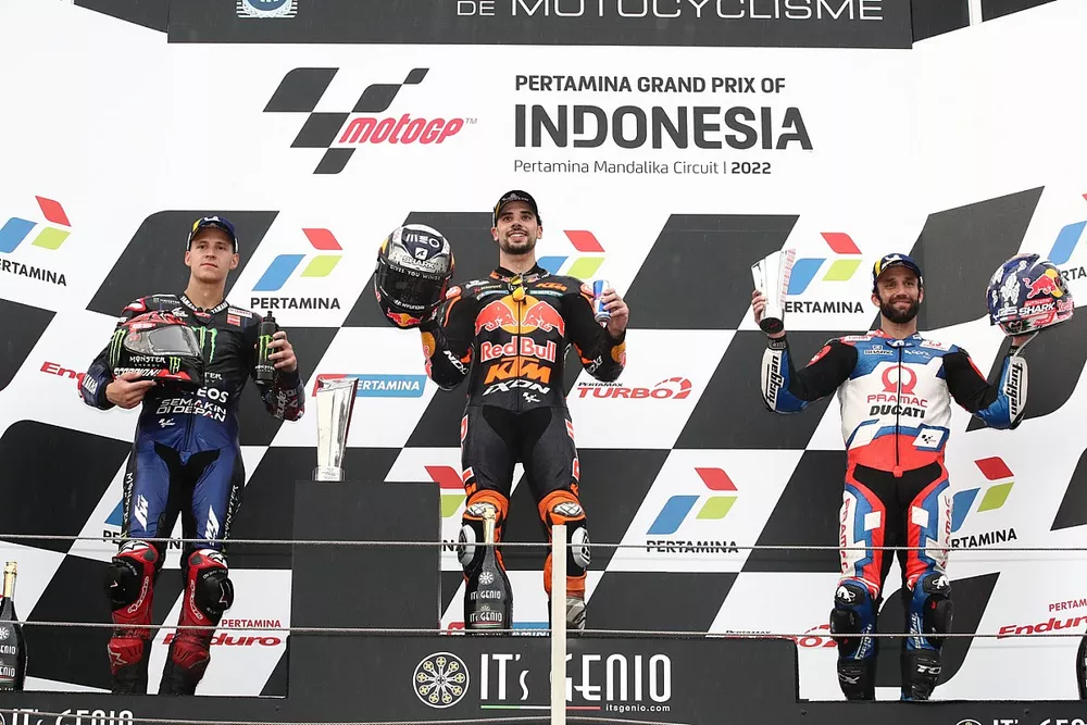 Podio: el ganador Miguel Oliveira, Red Bull KTM Factory Racing, segundo Fabio Quartararo, Yamaha Factory Racing, tercero Johann Zarco, Pramac Racing