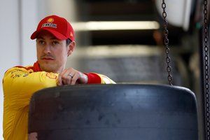 NASCAR: Logano, penalizado en Atlanta... &iexcl;por unos guantes aerodin&aacute;micos!