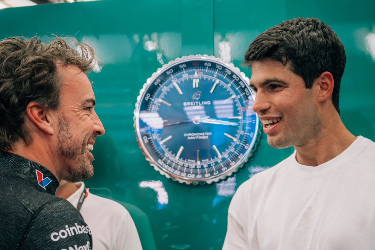 Carlos Alcaraz visita a Alonso y Sainz en el test de F1 2026 en Bahrein