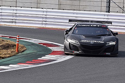 A brutális Honda NSX GT3 tesztelés közben – Button gépe