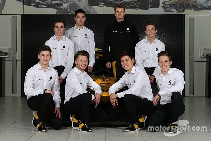 Arthur Rougier, Sun Yue Yang, Christian Lundgaard, Max Fewtrell, Jack Aitken, Victor Martins, Sacha Fenestraz con Nico Hülkenberg, Renault Sport F1 Team