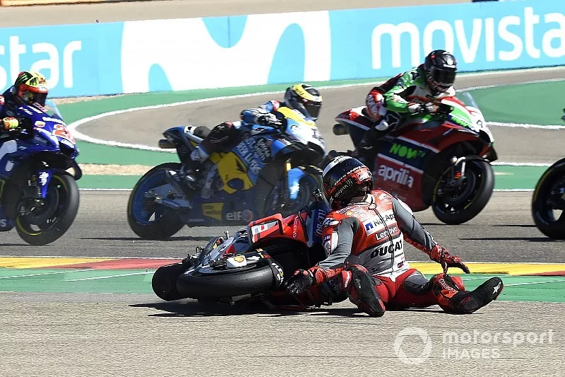 Jorge Lorenzo, Ducati Team crash at the start 