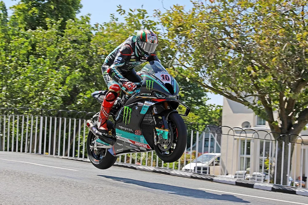 Peter Hickman, Superbike 